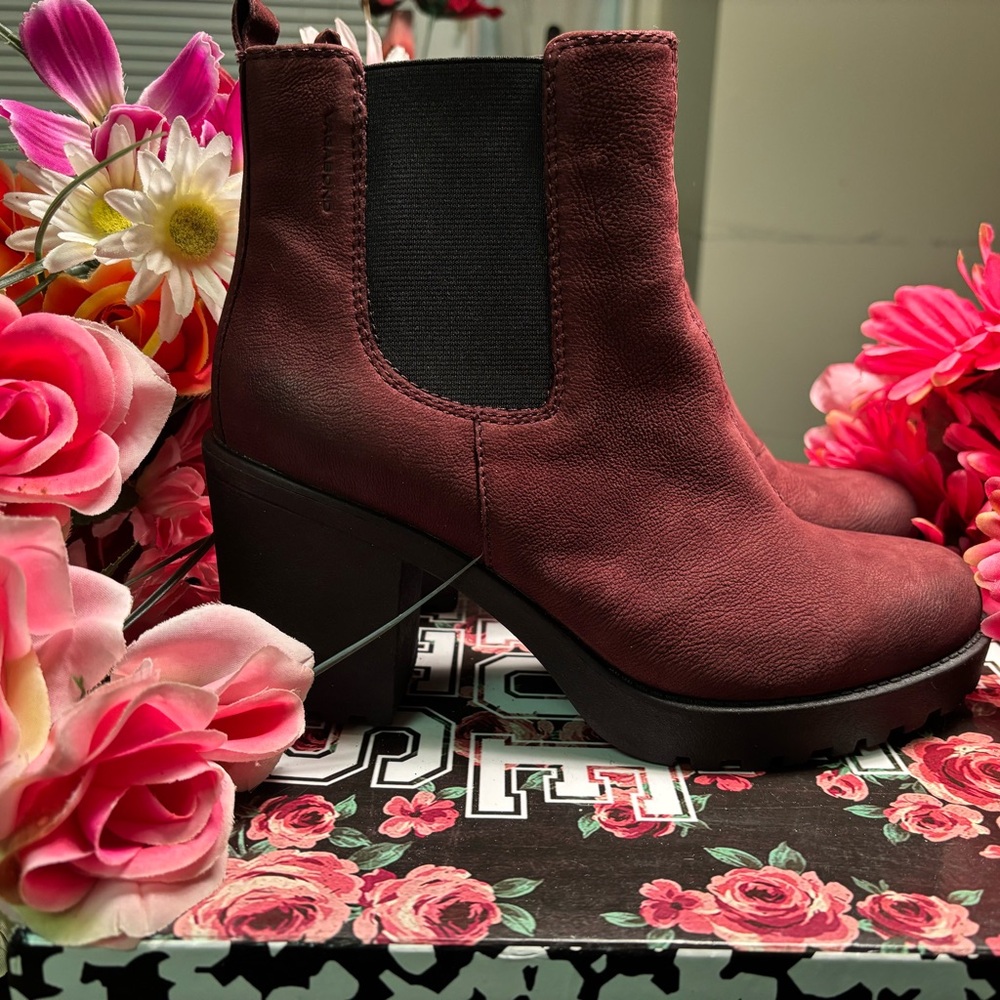 Vagabond Grace Nubuck Wine Ankle Boots - Picture 2 of 5